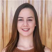 Profesora de primaria imparte clases particulares a niños y niñas de todas las asignaturas