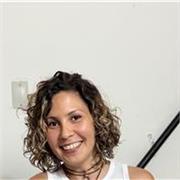 Profesora de Educación Primaria imparte clases a niños de todas las edades