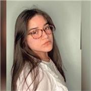 Profesora de inglés con los niveles básico y intermedio culminados en el instituto Británico