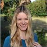 Marine Duval doctorante en littérature, professeur particulier et écrivain