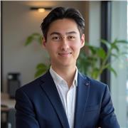 Japanisch-Tutor, der Leute egal in welchem Alter japanisch für Anfänger-Niveau lehrt.