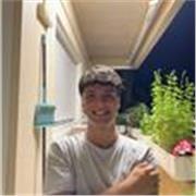 Estudiante joven de 18 años, con gran disponibilidad, con certificado de nivel B2 en Cambridge y en curso del C1.