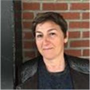 Cerchi un'insegnante che sa tutto di AI? Eccomi!