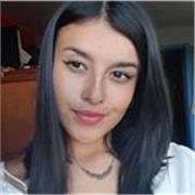 Estudiante universitaria, imparte clases de inglés