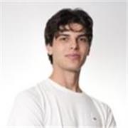 Laureato in Scienze Politiche con livello d’inglese certificato IELTS e varie esperienze di studio all’estero (U.S) 