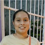 Maestra de computación en clases en línea