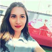 Profesora de inglés que imparte clases a niños, jovenes y adultos