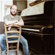 Musicista esperto offre lezioni private di pianoforte moderno
