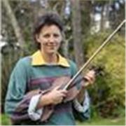 Professional and experienced violin tutor who works in the music industry