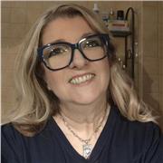 Sono maestra delle scuole elementari e posso seguire i vostri figli sia partendo da zero sia andando a coprire eventuali lacune