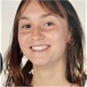 Profesora de academia trilingüe con las mejores técnicas para aprender inglés disfrutando. Dinamismo y clases adaptables a las nec