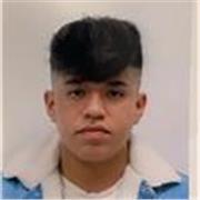 Chico con paciencia, acabando bachillerato