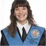 Profesora de Educación Primaria imparte clase a niños de todas las edades