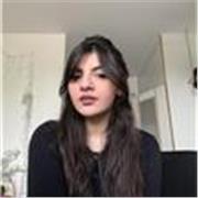 Aya Mallek, 
Französische Tutor, der Kinder aller
Altersgruppen unterrichtet.