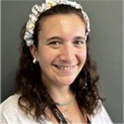 Profesora y traductora de inglés y español. Tengo más de 15 años de experiencia en el dictado de clases a niños jóvenes y adultos.