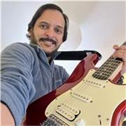 Clases de Guitarra Eléctrica para niños y adultos – Online y a domicilio (Madrid)