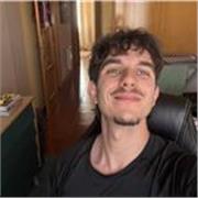 Graduado en Ciencias políticas, imparto clases dirigidas tanto para estudiantes de la ESO, Bachillerato y clases universitarias. 