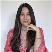 Coach profesional ICF y formadora con 13 años de experiencia en desarrollo profesional. Clases online para Latinoamérica y España.