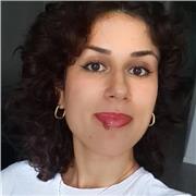Profesora graduada en Filología Inglesa y certificada con máster de profesorado. Experiencia de trabajo en Inglaterra