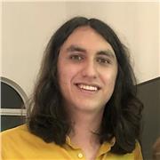 Profesor de guitarra con experiencia en clases para niños y adultos