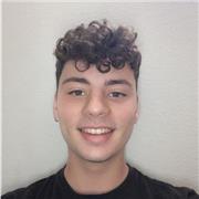 Soy un chico con ganas de enseñar y seguir aprendiendo , tengo el bachiller de sociales por lo que puedo dar clases desde historia hasta a matemáticas