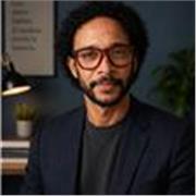 Soy economista con un master en analisis avanzado de datos y big data y en el mundo de los datos las bases son importantes