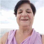 Insegnante di materie letterarie in pensione è disponibile per ripetizioni on-line