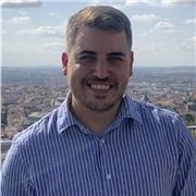 Maestro de Educación Primaria imparte clases de las diferentes materias que conforman esta etapa(Desde primero a sexto)