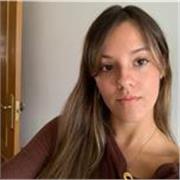 Me llamo Vega, soy graduada en Ciencias Químicas por la USAL. Imparto clases presenciales de física y química; y matemáticas