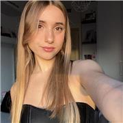 Monitora de Casal, titulada en Inglés y con más de 3 años de experiencia trabajando con niños.