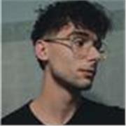 Offro lezioni nel settore informatico, chiunque ne abbia bisogno di faccia avanti, sono più che contento di aiutarvi.