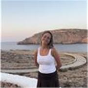 Graduada en Filosofía, soy profesora en la ESO y Bachillerato. 