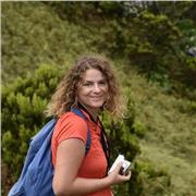 Insegnante di scuola primaria, laureata con il massimo dei voti