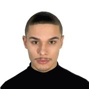 Profesor de inglés que imparte clases a jóvenes y niños