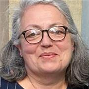 I encourage students to have autonomy by explaining and leading the student to reach the answer.
I give online lessons