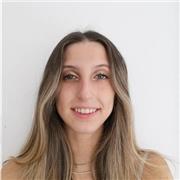 Studentessa universitaria si rende disponibile per aiuto compiti ad alunni di elementari e medie