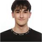 Técnico Superior de Realización de Audiovisuales y Espectáculos y Actor de Doblaje y Locución con nivel de inglés C1 titulado.