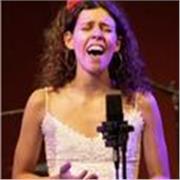Clases de canto moderno (teatro musical, jazz, pop, etc.) técnica vocal, anatomía de la voz e improvisación