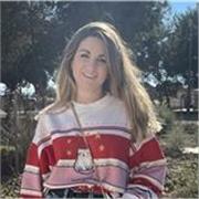 Profesora de infantil y primaria que ofrece apoyo educativo y refuerzo en todas las materias
