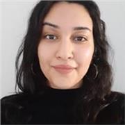 Je suis sociologue, consultante au bien-être au travail et je travaille aussi sur la question du développement personnel.