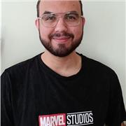 Clases de Guitarra aplicadas a la composición de canciones. La intención de estas clases es la de aprender nociones básicas de guitarra y aplicarlas a la composición de canciones de propias. Todo desde un enfoque más práctico que teórico