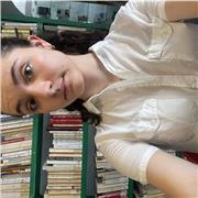 Insegnante madrelingua inglese, offre lezioni private a Genova ma anche da remoto.