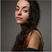 Apoyo escolar, cuidado infantil y teatro