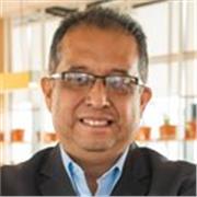 Maestro especializado en Inglés, materias de Ciencias Sociales y Administración atiende a nivel bachillerato en línea