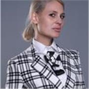 Become a Fashion Designer of the future with my professional preparation in the field of Textile and Clothing Design.