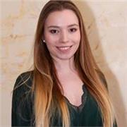 Laureata in Pedagogia, Insegnante qualificata di lingua italiana (per stranieri)