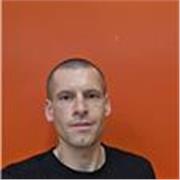 ​Zertifizierter Personal Trainer für hocheffizientes Fitnesstraining und Muskelaufbau im Alltag