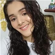 Professora de yoga para iniciantes, novos praticantes que desejam conhecer o yoga