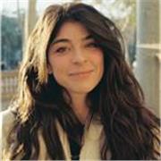 Profesora de inglés apta para todas las edades. Niveles básicos e intermedios. 