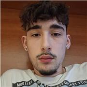 sono uno studente diplomato e mi piace passare la mia passione per la storia ai ragazzi,posso aiutarli anche in altre materie